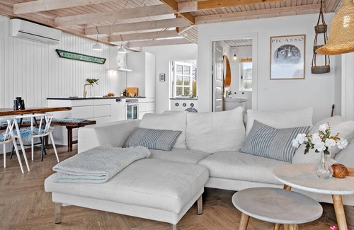 Grønninghoved Strand House | 2 bedroom cozy home in Sjølund