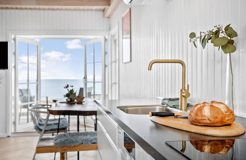 Grønninghoved Strand House | 2 bedroom cozy home in Sjølund