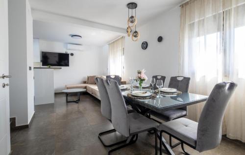 Borovo House | 2 Bedroom Cozy Home In Vukovar