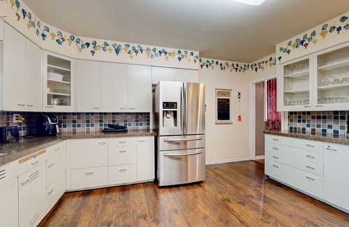 Lubbock House | 2-bedroom cozy home with private suite