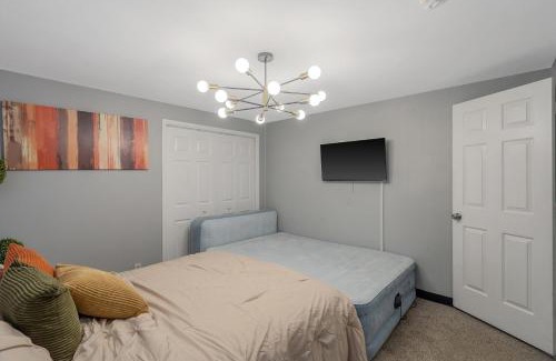 Westside Apartment | 2-Bedroom Emerson Stay, Near Zoo, Museums and Downtown