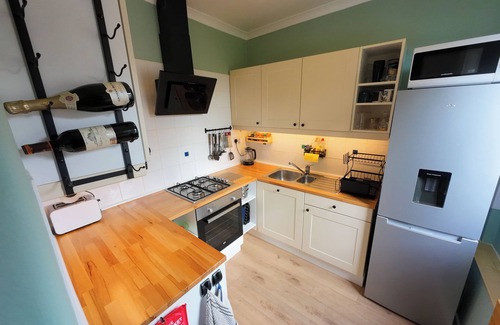 Trinity Condo | 2 bedroom flat in peaceful location near the sea, a short trip from city centre