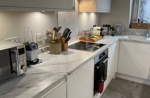 Twickenham Riverside Apartment | 2 BEDROOM FLAT IN RICHMOND SLEEPS 4 now being refurbished