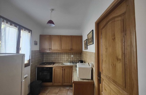 Les Salles-sur-Verdon House | 2-bedroom apartment with garden, 5-minute walk from Lac de Ste Croix.