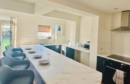 Newcastle-upon-Tyne House | 2 Bedroom House In Newcastle City With FREE Parking