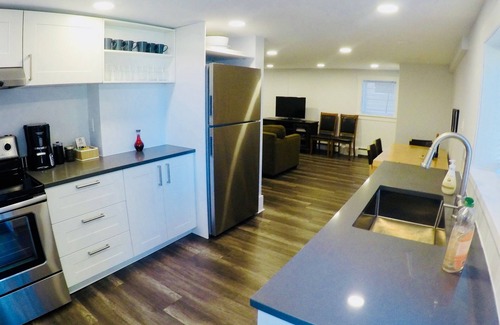 Grandview-Woodland House | 2 Bedroom Ground Level Suite near "The Drive"