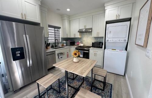 Huntington Beach House | 2-bedroom guest house in cool Huntington Beach with AC, WiFi