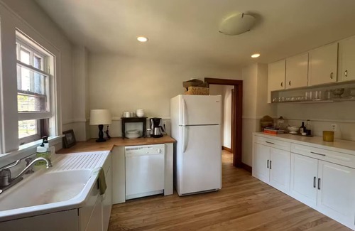 Hudson House | 2-bedroom home in the heart of Hudson