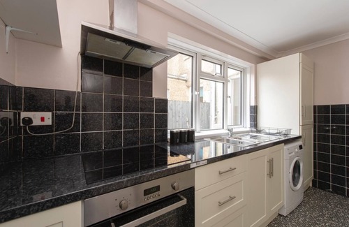 Grays House | 2 Bedroom House in Grays, Thurrock
