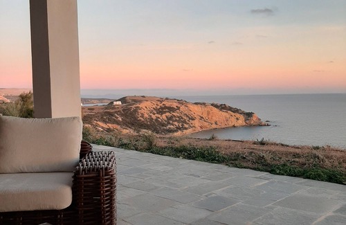 Milos House | 2-Bedroom House in Milos with Unforgettable Aegean Sea Views