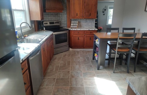Grand Island House | 2-bedroom house in beautiful Grand Island! 4 miles from Niagara Falls!