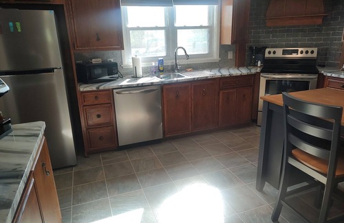 Grand Island House | 2-bedroom house in beautiful Grand Island! 4 miles from Niagara Falls!