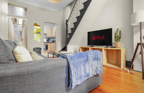 Surry Hills Apartment | 2 Bedroom House Surry Hills Good for 6 Guests