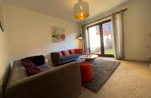 Stockton-on-Tees House | 2 Bedroom House with Garden Next to River Tees