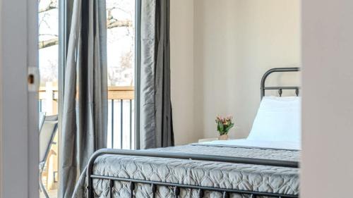 Harwood House | 2-bedroom Lake Front Cottage in Harwood ON #2