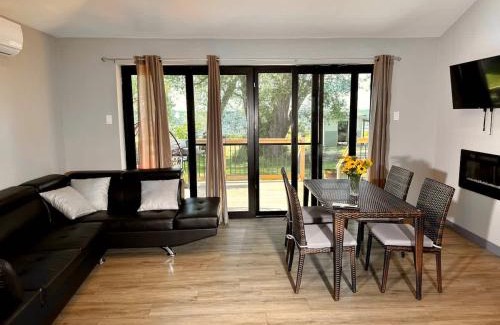 Harwood House | 2-bedroom Lake Front Cottage in Harwood ON #7