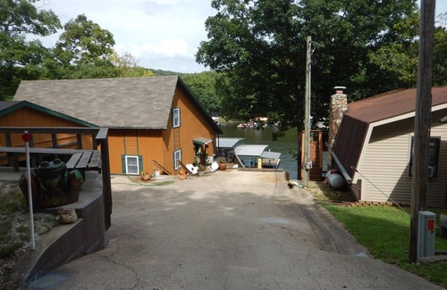 Sunrise Beach House | 2 Bedroom Lakefront In Frankie & Louies Cove!