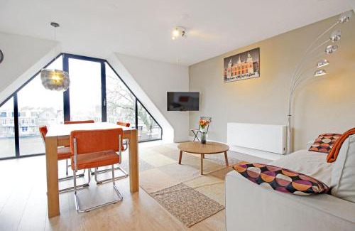 Oude Pijp Apartment | 2 bedroom loft near Rijksmuseum