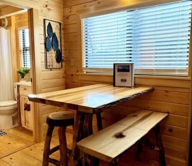 Marion House | 2 Bedroom Log Cabin on Lake James with Loft- Private Resort Amenities