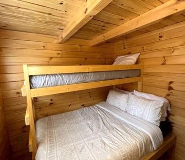 Marion House | 2 Bedroom Log Cabin on Lake James with Loft- Private Resort Amenities