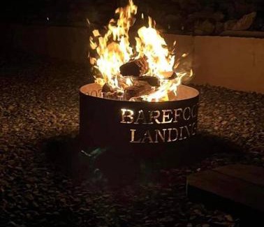 Marion House | 2 Bedroom Log Cabin on Lake James with Loft- Private Resort Amenities