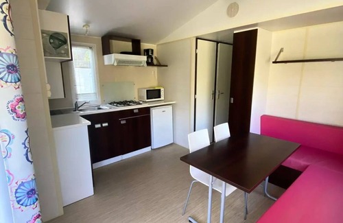 Saint-Pompont House | 2-bedroom mobile home - semi-covered terrace sleeps 5