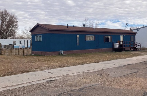 Lyman House | 2-bedroom mobile home in small town Lyman with WiFi. Plenty of parking.
