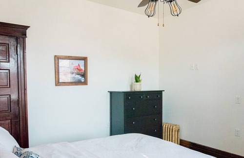 Calumet Apartment | 2 Bedroom newly renovated apartment in the Historic Downton Calumet