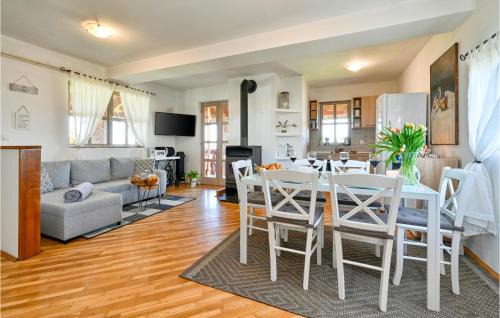 Gornji Kneginec House | 2 Bedroom Nice Home In Gornji Kneginec
