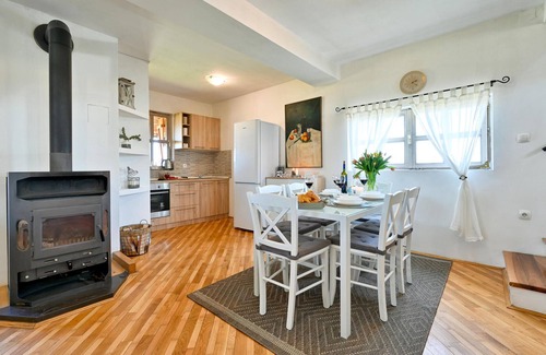 Gornji Kneginec House | 2 bedroom nice home in Gornji Kneginec