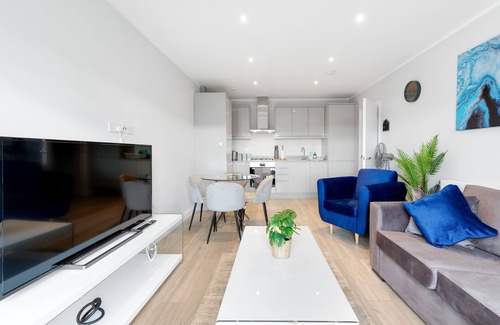 High Wycombe Apartment | 2 Bedroom Penthouse with parking High Wycombe Apt.03