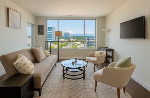 West Bellevue Condo | 2-bedroom Penthouse in Downtown Bellevue with AC + WiFi +Free parking