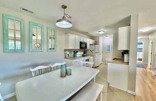 Corolla Condo | 2-Bedroom Pup Friendly Condo - Centrally Located in Corolla!