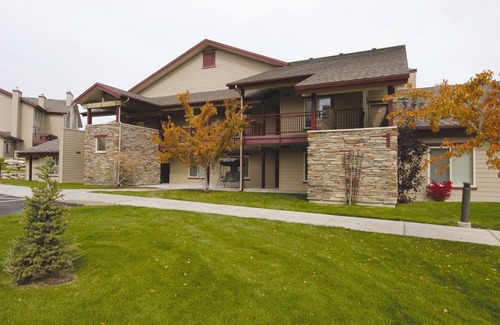 Harbor Village Apartment | 2-bedroom Queen in fabulous Bear Lake