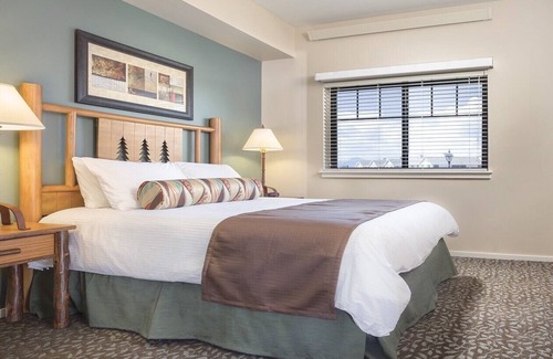 West Yellowstone Resort | 2-bedroom resort in brilliant West Yellowstone with AC, fitness room, WiFi