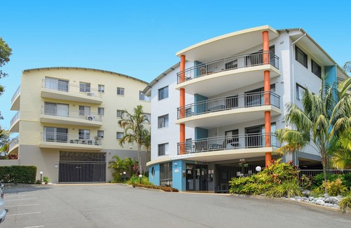 Mid North Coast Waterfront Apartment | 2 bedroom Resort Style accommodation across from Flynns Beach