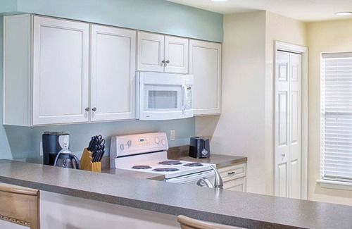 Branson Resort | 2-bedroom resort in superb Branson with WiFi, fitness room, AC