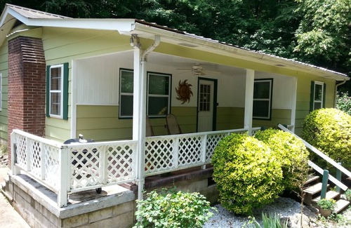 Tellico Plains House | 2 Bedroom See and hear the Tellico River from your porch