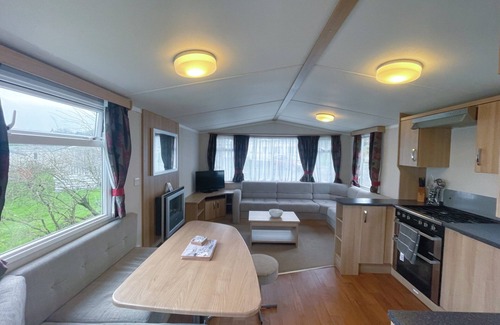 Carnbrea Ski Chalet | 2 Bedroom Static Caravan on a holiday Park in Cornwall with onsite indoor Pool