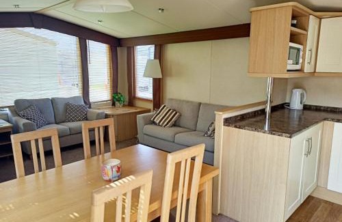 Gwespyr House | 2 Bedroom Static Caravan C3 on quiet park near Talacre and Prestatyn - Pet Friendly