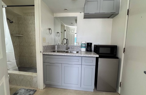 Waikiki Apartment | 2-bedroom studio Family 4 person in terrific HonoluluNear Waikiki AlaMoanaGreen