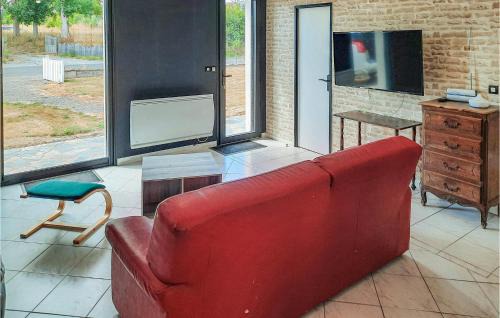 Bacilly House | 2 Bedroom Stunning Home In Bacilly