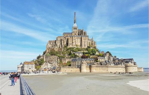 Bacilly House | 2 Bedroom Stunning Home In Bacilly