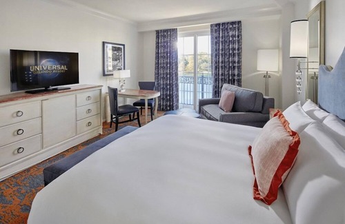 Florida Center Hotel | 2-Bedroom Suite at a 4⭐️ Hotel