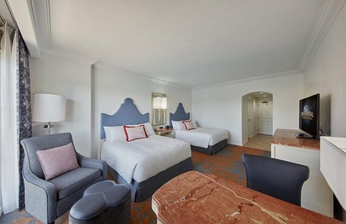 Florida Center Hotel | 2-Bedroom Suite at a 4⭐️ Hotel