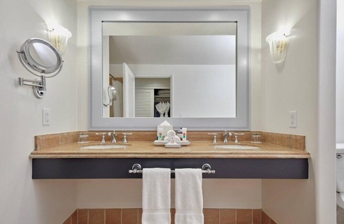 Florida Center Hotel | 2-Bedroom Suite at a 4⭐️ Hotel