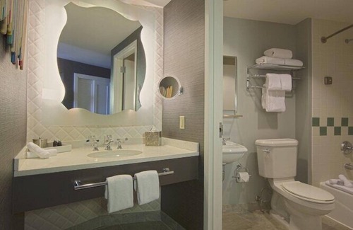 Florida Center Hotel | 2-Bedroom Suite at a 4⭐️ Hotel