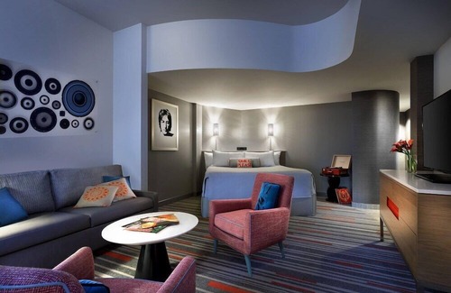 Florida Center Hotel | 2-Bedroom Suite at a 4⭐️ Hotel