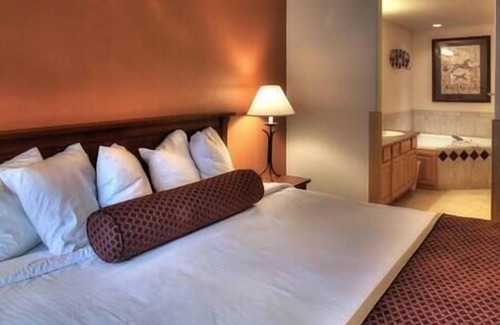 Four O'Clock Resort | 2 Bedroom Suite Grand Timber Lodge Resort & Spa