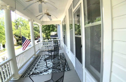 Eureka Springs Historic District Apartment | 2 Bedroom Suite in Historic B&B, Breakfast Include